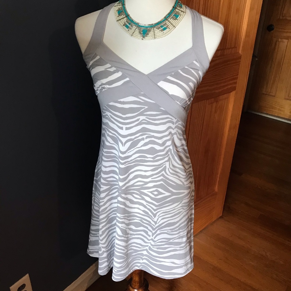 🎁 FREE DKNY Jeans Zebra Dress🎁